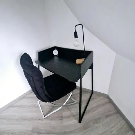 Apartment Schicke Und Moderne Naehe Messe *