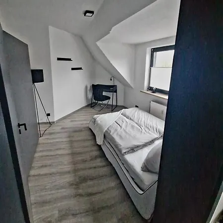 Schicke Und Moderne Naehe Messe Apartment